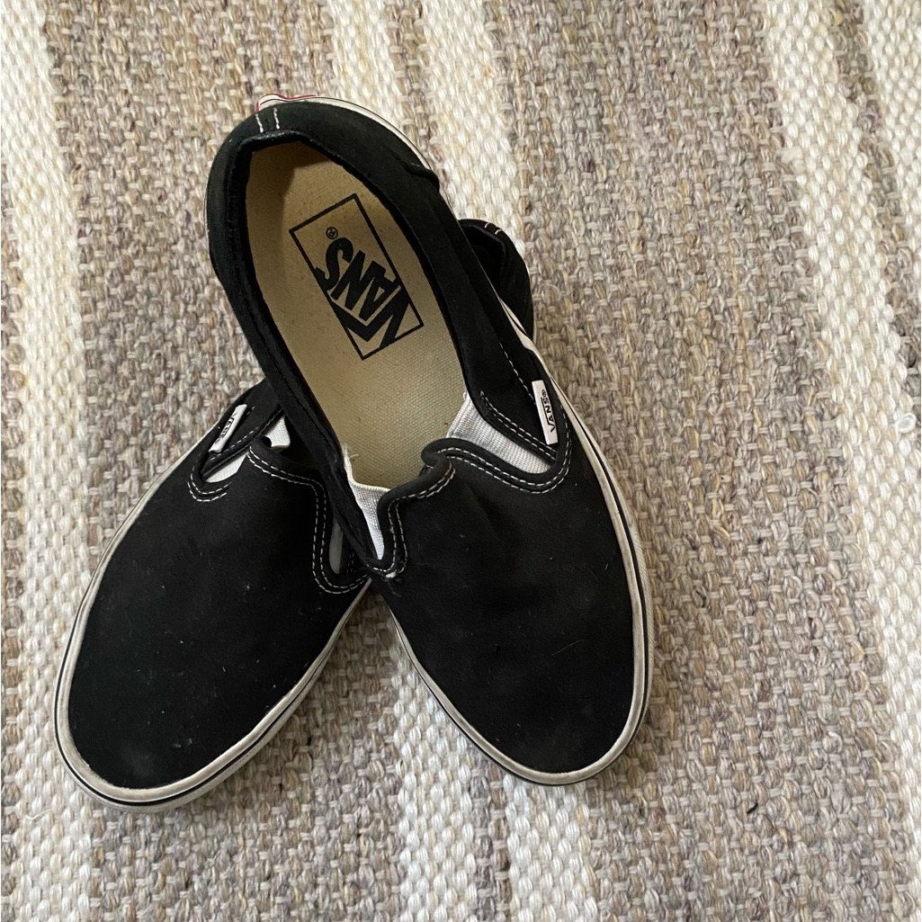 7.5 Black Vans